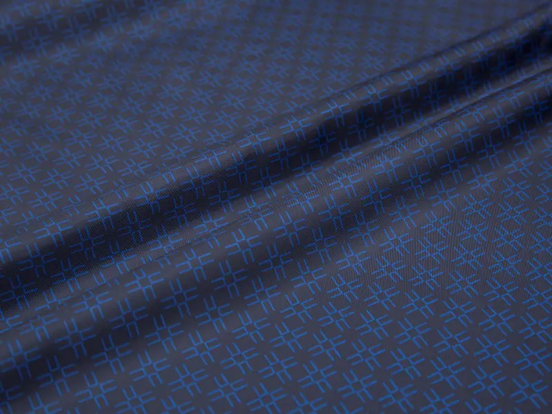 Почему кожаные подкладочные ткани могут долго сохранять блеск и текстуру?